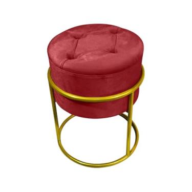Imagem de Puff Decorativo Redondo Com Capitonê Base De Ferro Dourada Tecido Veludo Marsala