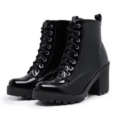 Imagem de Bota Coturno Feminino Salto Medio Tratorada Macia Confortavel Verniz