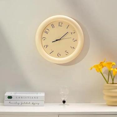 Imagem de gugululu Relógio de parede silencioso sem tique-taque, algarismos romanos, branco creme, relógio de cozinha para decoração de sala de estar, escritório, quarto, casa