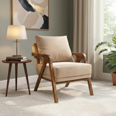 Imagem de Poltrona Mona em Veludo Bege Pés de Madeira Maciça Almofadas Inclusas