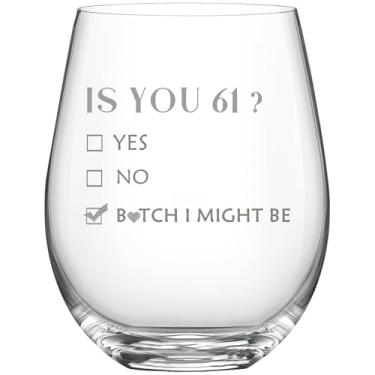 Imagem de ERYUWOZA Presentes de aniversário de 61 anos para mulheres e homens, virando 61 presente taça de vinho, decorações de festa de 61 anos para ela, presentes de aniversário para mulheres 61 anos, 510 g