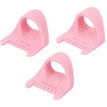 Imagem de 3 pcs, Agulha de costura de borda de 3 camadas Medidor de trava Ferramenta de montagem de costura Lockranding Guia de modelos de dedo para pontos quadrados Modelo de acolchoamento Artesanato DIY (Rosa)