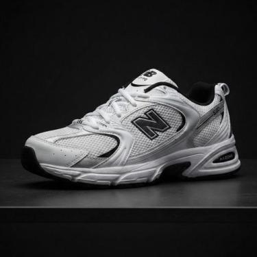 Imagem de Tênis New Balance 530 Masculino White/Black - Estilo e Conforto, 42, B