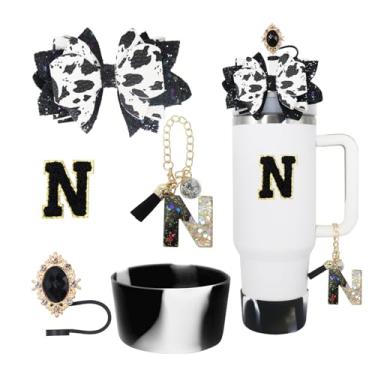 Imagem de RENUIS Conjunto de 5 peças de acessórios para copo Stanley de 30 e 1,134 g com alça, incluindo topo de palha, bota de silicone com glitter, decoração de arco de palha, pingente de letra de