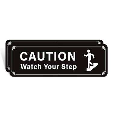 Imagem de 2 peças Caution Watch Your Step, adesivo autoadesivo de vinil à prova d'água, placa de aviso para casa/casa, negócios, restaurantes e escritórios, uso externo ou interno (preto branco)