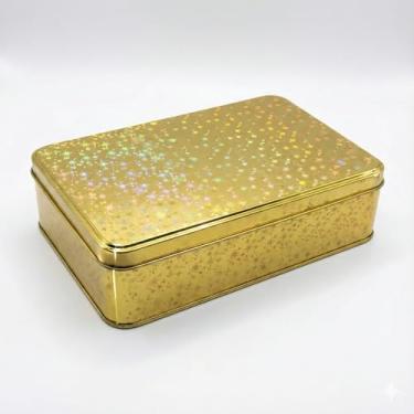 Imagem de hadaaya Recipiente de lata retangular vazio de glitter dourado com tampa, caixa de presente de festa festiva multiuso para biscoitos, doces, artigos de papelaria e mais - 19 x 10 x 5 cm