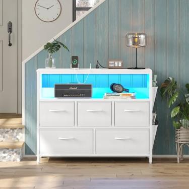 Imagem de CollaredEagle Suporte de TV com estação de carregamento, centro de entretenimento com 5 gavetas de tecido, cômoda de TV para 45 polegadas, unidades organizadoras de armazenamento para sala de estar,