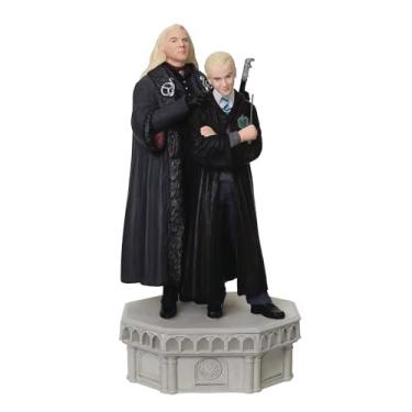 Imagem de Hallmark Keepsake Enfeite de Natal 2025, coleção Harry Potter e a Câmara Secreta Lucius e Draco Malfoy com luz e som, presentes para fãs de Harry Potter