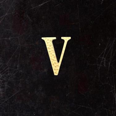 Imagem de BWRMHME Letras e números autoadesivos de latão sólido com textura de estria maleolar – 4,5 cm (4,5 cm) alfabeto de metal para porta, parede, caixa de correio, placa de sinalização de rua e números de