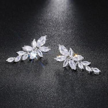 Imagem de Brincos pendentes de zircônia cúbica branca folheados a ouro branco com lágrima para mulheres, casamentos, festas noturnas, brincos leves, joias de presente para ela