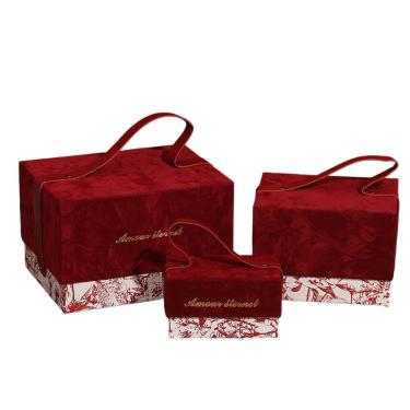 Imagem de Caixas de lembrancinhas de casamento Burgundy Velvet, 3 peças com design floral