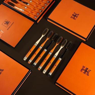 Imagem de Escova De Dentes Adulto Com Cerdas Macias, Pacote Com 6 Unidades, Cabe