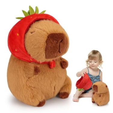 Imagem de Brinquedo de pelúcia Emoin Capybara com chapéu de morango, bicho de pe