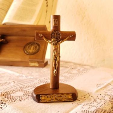 Imagem de Crucifixo Cruz de Mesa e Parede Medalha São Bento 12cm Madeira com Base Removível (12cm)