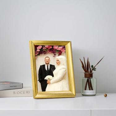 Imagem de Moldura decorativa para fotos de 15 x 20 cm, moldura de mesa moderna com design de borda angular limpa para decoração de molduras em pé, dourada
