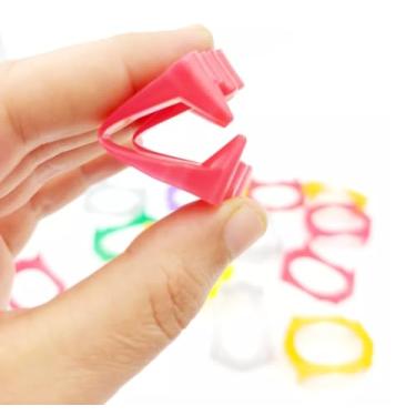 Imagem de Conjunto com 50 Brinquedinhos Mini Brinquedo Plástico Nacional Kit para Lembrancinhas Mimos Prendas Sacolinha Surpresa Festas (50 Dentadura Vampiro)