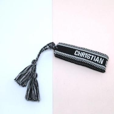 Imagem de Pulseira de Letras com Borla  Ajustável, Tecido Artesanal Unissex  Mod