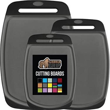 Imagem de GORILLA GRIP Tábua de corte grande, conjunto de 3 peças, para cozinha, livre de BPA, alça de fácil aderência, lavável na lava-louças, não porosa, as tábuas são extra grandes e grossas, ranhuras de suco, Gray/Black, 3-Piece, 1