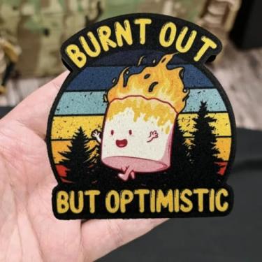 Imagem de Patch Burnt Out But Optimist, 1 peça de remendos bordados meme engraçados, remendo de moral militar tático com suporte de gancho fixador, acessórios bonitos de aplique para mochilas, coletes, jaquetas