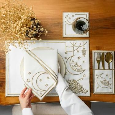 Imagem de Jogo americano bordado com design de rolagem dourada, tapetes de mesa de linho branco com borda decorativa, elegante conjunto de roupa de mesa de jantar, jogo americano islâmico, Alaikum Al-Shahr para
