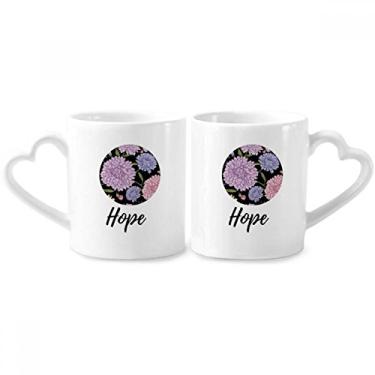 Imagem de Conjunto de canecas de porcelana para casal de flores com desenho de lótus e alça de coração