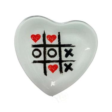 Imagem de Prato Raso De Vidro Em Coração Com Estampa Do Jogo Da Velha
