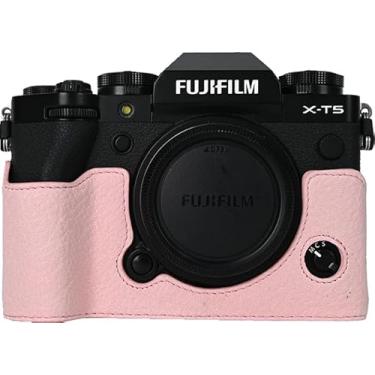 Imagem de Capa X-T5, capa BMAOLLONGB feita à mão de couro PU meia câmera, versão com abertura inferior para Fujifilm X-T5 XT5 com alça de mão (rosa)