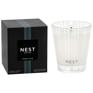 Imagem de Vela Perfumada Clássica NEST New York, Forest Rain 230g, Até 60 Horas de Queima em Recipiente de Vidro Reutilizável
