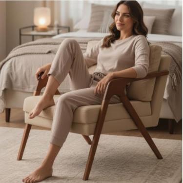 Imagem de Poltrona Mona Linho Bege Sofisticado Sala Pé Madeira Maciça