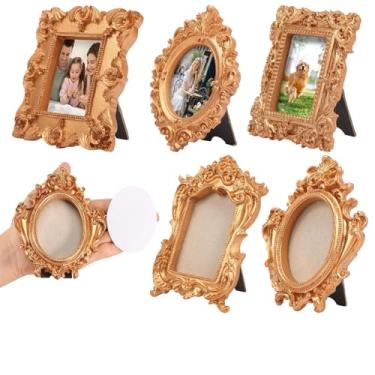 Imagem de Pacote com 5 mini enfeites de moldura dourada, decoração criativa de resina com suporte e gancho para mesa e parede, enfeites de árvore de Natal e exibição doméstica