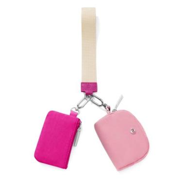 Imagem de Carteira de pulso Mum's Memory Mini Zip Around para mulheres
