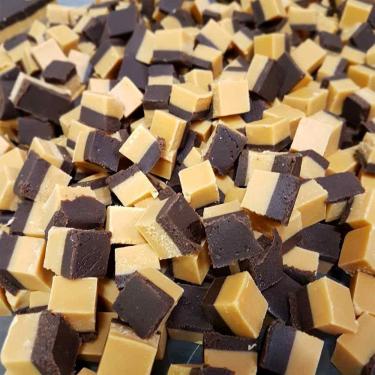 Imagem de Doce de Leite com Chocolate Mineiro em Cubinhos 200g - Doces Pé da Serra