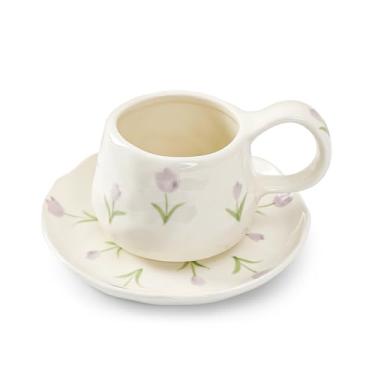 Imagem de Koythin Conjunto de canecas de café de cerâmica com pires, 250 ml / 226.8 g Caneca de café floral fofa irregular, copos de coquete para cappuccino, cacau (tulipa roxa)