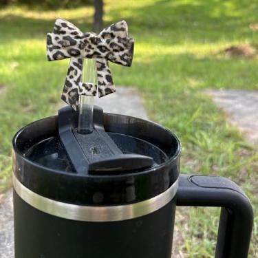 Imagem de Topos de palha de laço grande com estampa de leopardo - Capas de palha de silicone com estampa de chita para Stanley Cup, tampas de cobertura de canudos reutilizáveis de 10 mm/0,4 pol. Acessórios