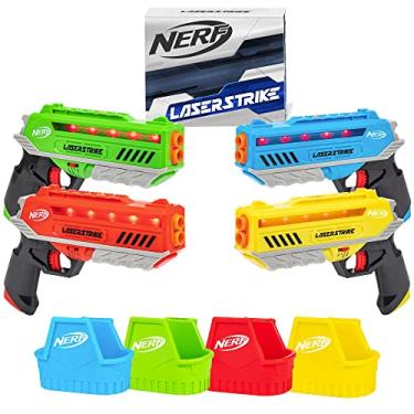 Imagem de NERF Pacote de jogo Laser Tag para 4 jogadores Laser Strike completo com 4 Blasters de alcance de 91 m e 4 coldres - Jogos de fliperama para uso interno ou externo, brinquedos para crianças e família