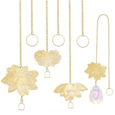 Imagem de NBEADS 6 peças, 3 estilos, apanhador de sol de lótus, correntes douradas, corrente de prisma de janela, enfeites para pendurar em folhas de lótus para decoração de jardim interno e externo, 45 a 40 cm
