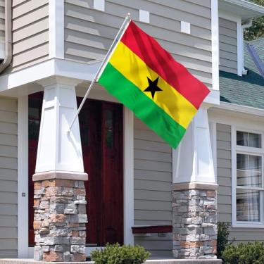 Imagem de Bandeira do Gana Fly in Breeze 9,5 x 1,5 m - Cor vívida e à prova de desbotamento - Cabeçalho de lona e costura dupla - Poliéster com bandeiras nacionais de ganês com ilhós de latão 9,5 x 1,5 m