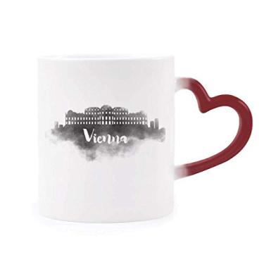 Imagem de Caneca sensível ao calor de Viena, Áustria, tinta com ponto de referência urbano vermelha que muda de cor
