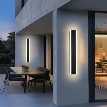 Imagem de QueeuQ Pacote Com 2 Luzes De Parede Led Para Exterior, Luminárias Modernas De Iluminação Externa De 32 Polegadas, Arandelas De Parede Led Lineares Para Exterior, Iluminação Para Varanda, Pátio, Gar