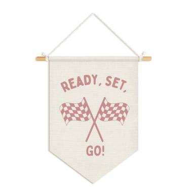 Imagem de Dilemat Decoração de quarto de menino, decoração de parede de sala de jogos de carro de corrida para quarto de criança, bandeira de galhardete rosa para pendurar na parede