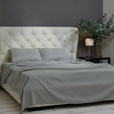 Imagem de Mon Chateau Jogo de cama Queen, 4 peças de microfibra macia cinza claro com elegante acabamento bordado de 3 listras, inclui lençol com elástico, lençol de cima e 2 fronhas para camas queen size