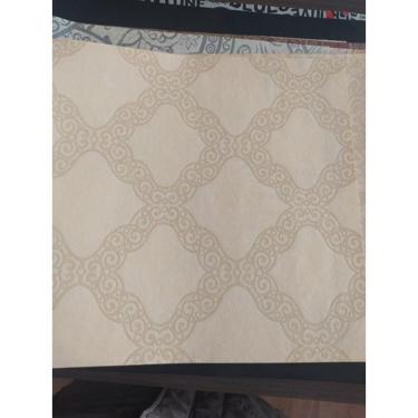 Imagem de Papel De Parede Lavável Amarelo Com Arabesco Dourado