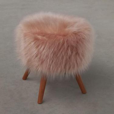 Imagem de Conjunto 02 Banqueta Pufe Pelúcia Pelo Alto - Due Decor, Pelúcia Salmã