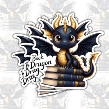 Imagem de (3 peças) Adesivo de livro de dragão bebê preto – decalque de vinil com citação de dragão fantasia à prova d'água para laptop, garrafa de água, copo, carro – presente para fãs de fantasia, amantes de