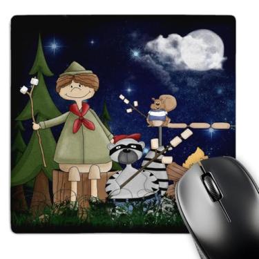 Imagem de 3dRose Mouse pad LLC 20 x 20 x 0,63 cm, Boy Scout Camper na floresta com esquilo e marshmallows (mp_101838_1)