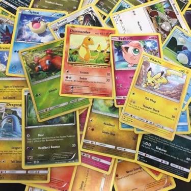 Imagem de Pokemon - 50 Card Lot + Ultra Rare Pokemon V Card - Mixed Bundle/Random Selection