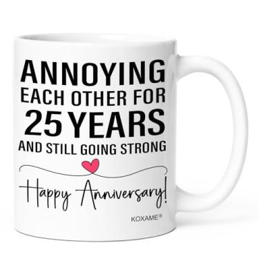 Imagem de KOXAME Presentes de casamento de 25 anos para casais, copos de aniversário de 25 anos para casais pais marido esposa, irritando um ao outro por 25 anos canecas de café 325 ml (25 anos)