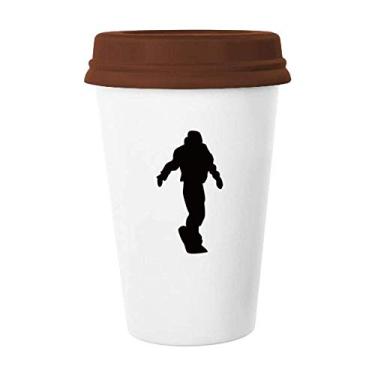 Imagem de Caneca esportiva Skateboarding preta com contorno de café e copo de cerâmica