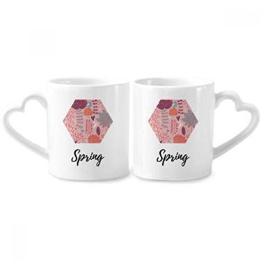 Imagem de Conjunto de canecas de porcelana para casal com tinta de flor vermelha e alça de coração