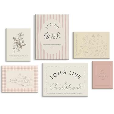 Imagem de SYYANKK Arte de parede cristã infantil versículo bíblico pôster em tela para meninas decoração de parede vintage couqette impressões rosa escritura arte de parede crianças imagens religiosas para sala